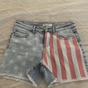 Judy Blue size L American Flag shorts